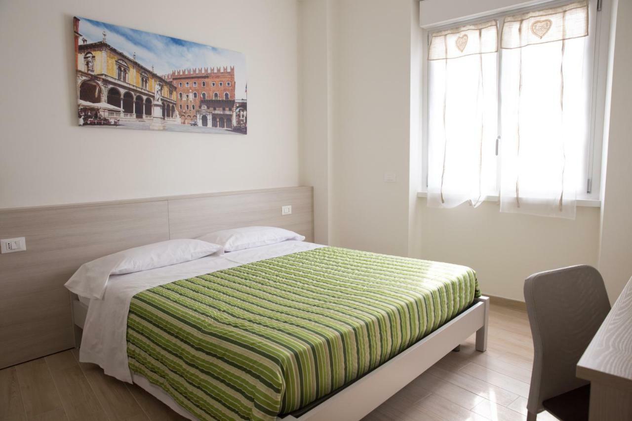 Family Apartment London Βερόνα Εξωτερικό φωτογραφία